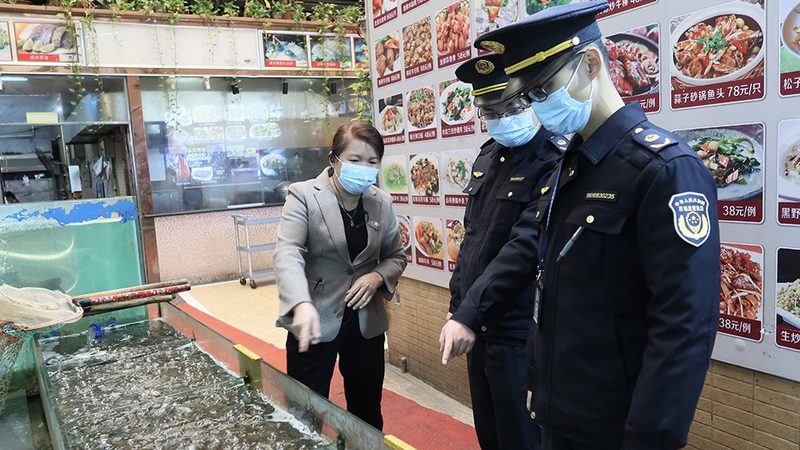 小标题：冷链运输，守护食品安全的第一道防线